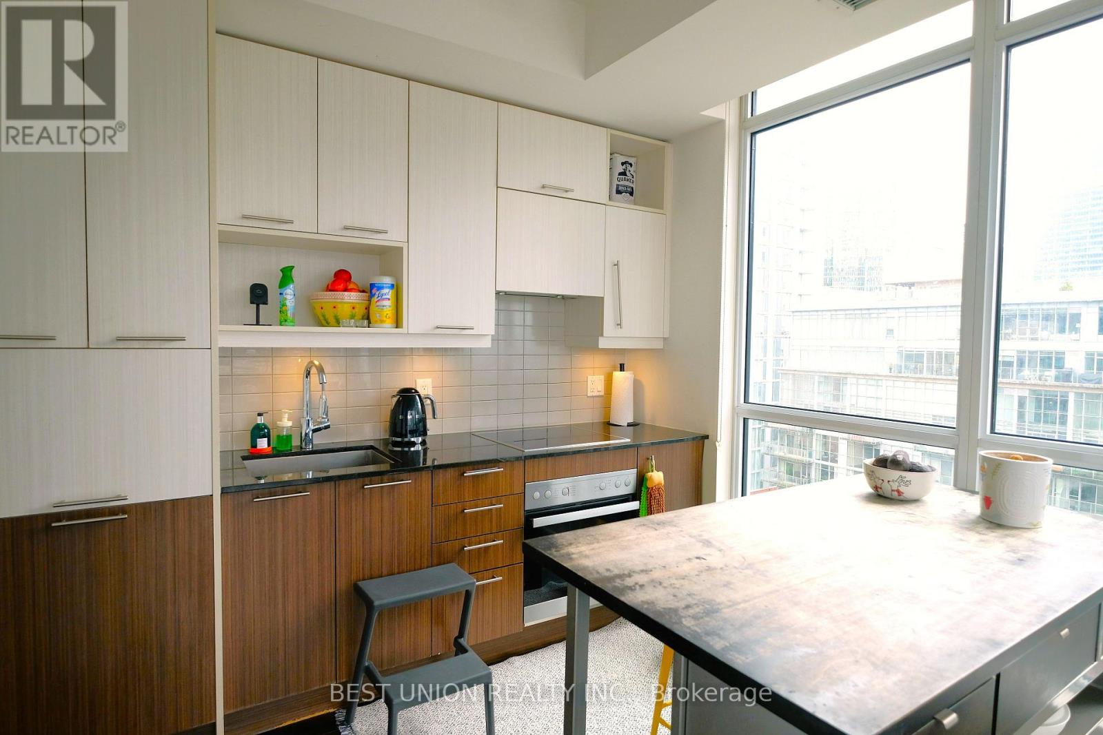 1407 - 199 Richmond Street W, Toronto, Ontario  M5V 0H4 - Photo 4 - C13003958