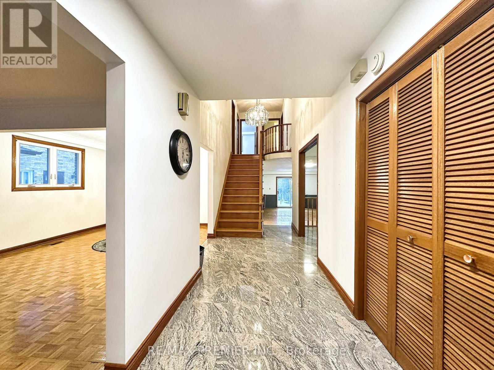 Main - 56 Fairchild Avenue, Toronto, Ontario  M2M 1T7 - Photo 4 - C13003928