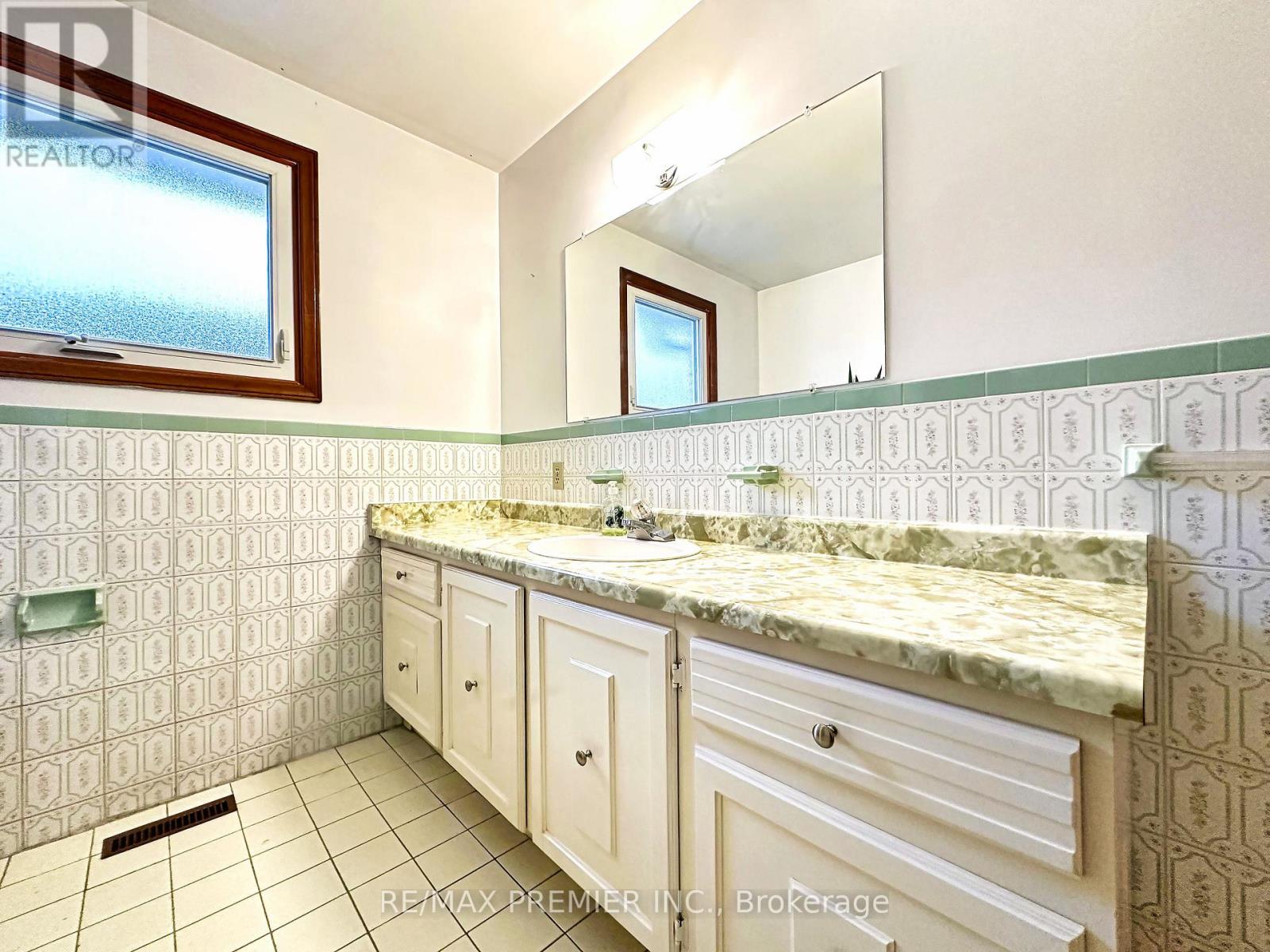 Main - 56 Fairchild Avenue, Toronto, Ontario  M2M 1T7 - Photo 27 - C13003928