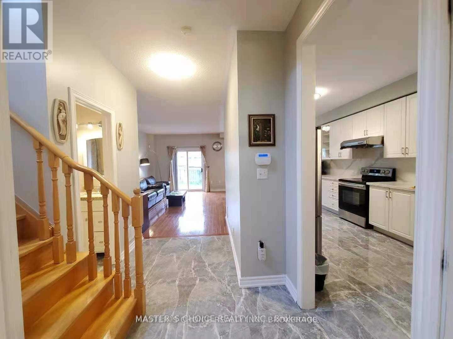 24 Golden Oak Avenue, Richmond Hill, Ontario  L4S 1Y6 - Photo 3 - N13004072