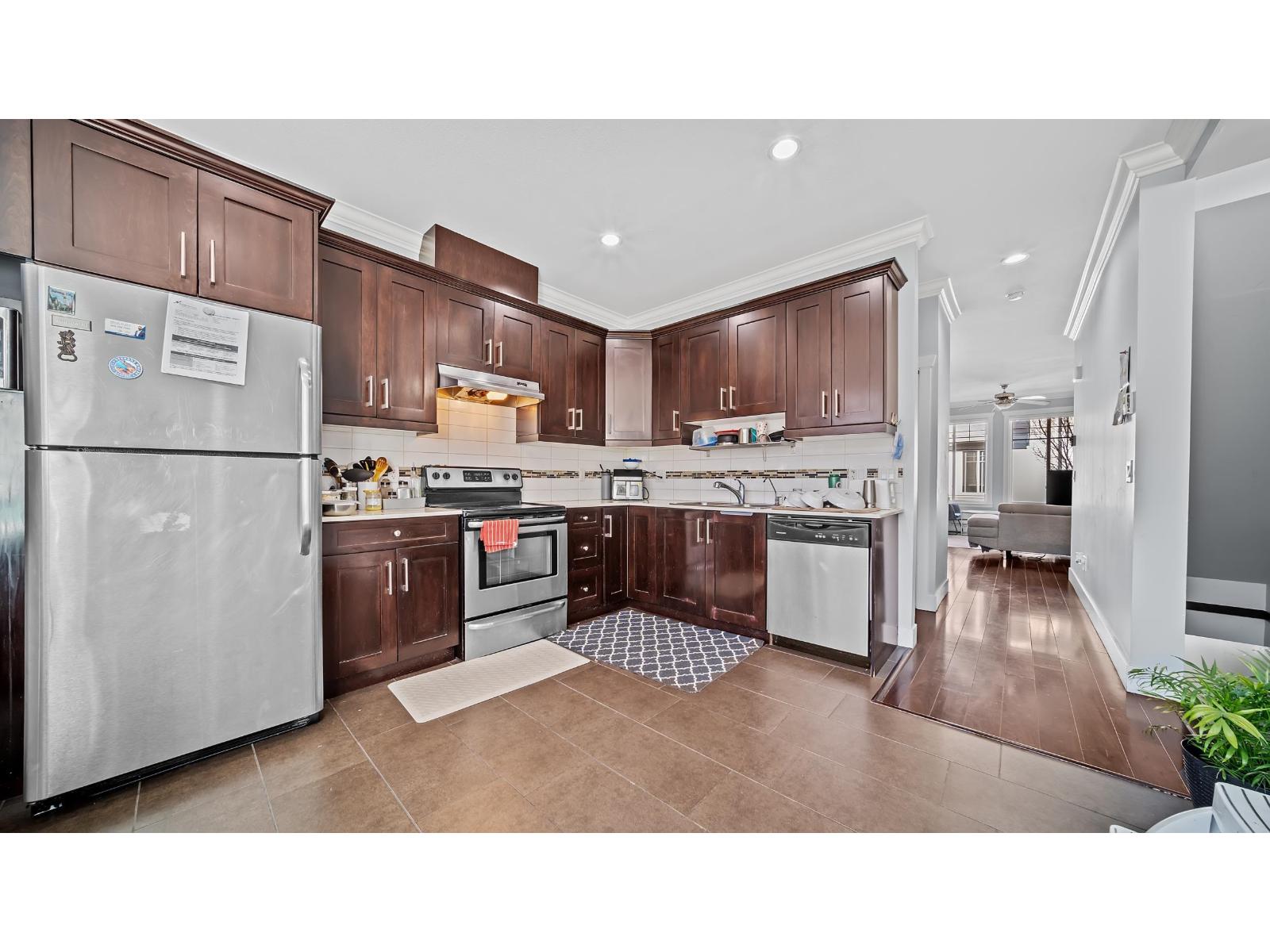 40 15399 Guildford Drive, Surrey, British Columbia  V3R 7C6 - Photo 6 - R3108450