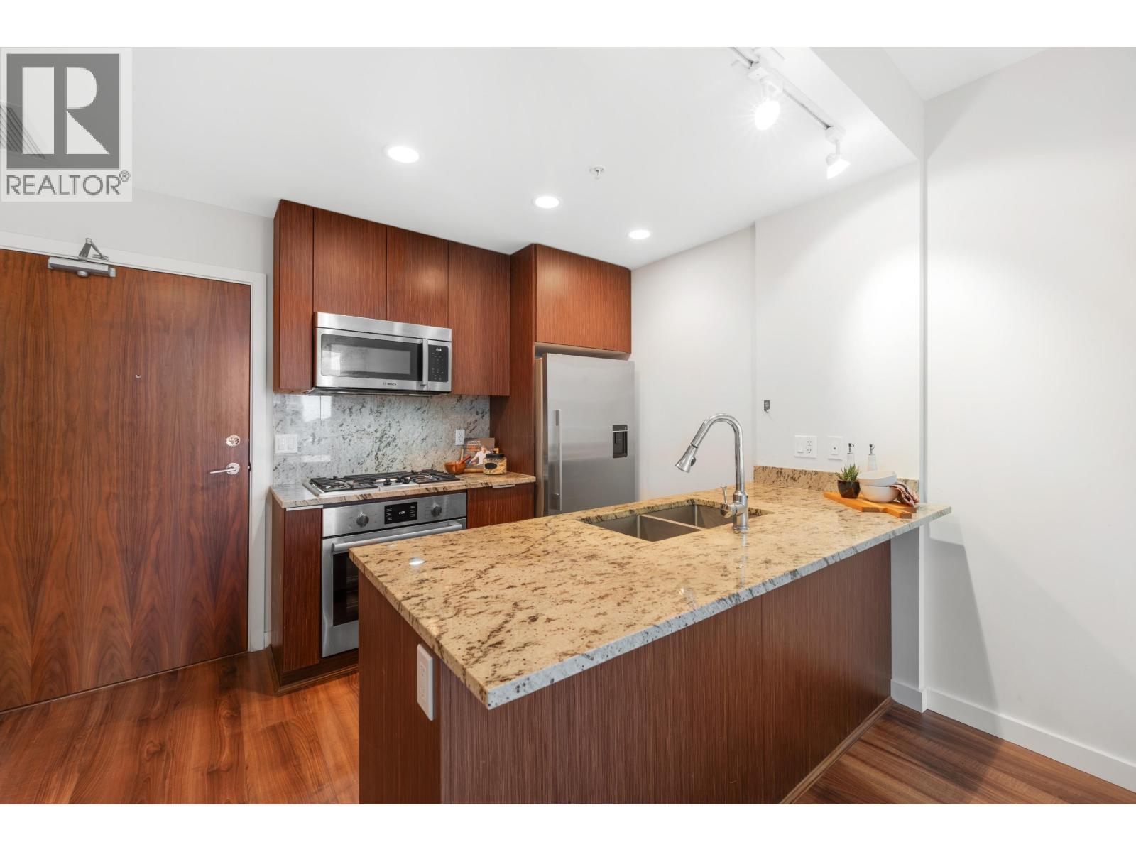 808 8628 Hazelbridge Way, Richmond, British Columbia  V6X 0R5 - Photo 11 - R3111773