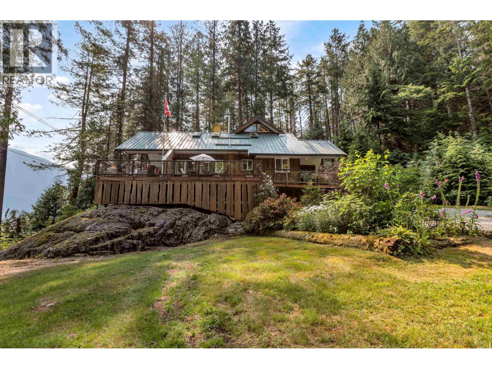 4 Christian Cove, Pitt Meadows, British Columbia  V3Y 1Z1 - Photo 2 - R3112016