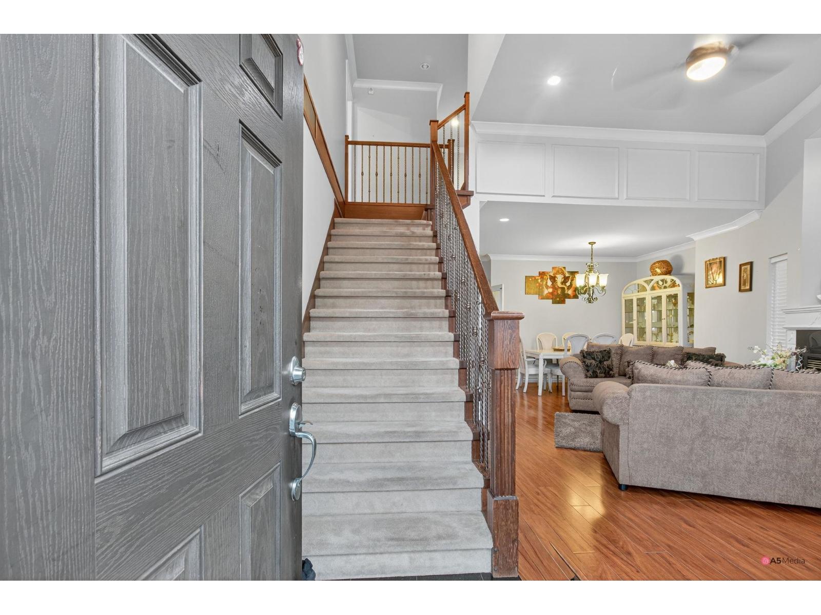 6418 137a Street, Surrey, British Columbia  V3W 1S6 - Photo 3 - R3111351