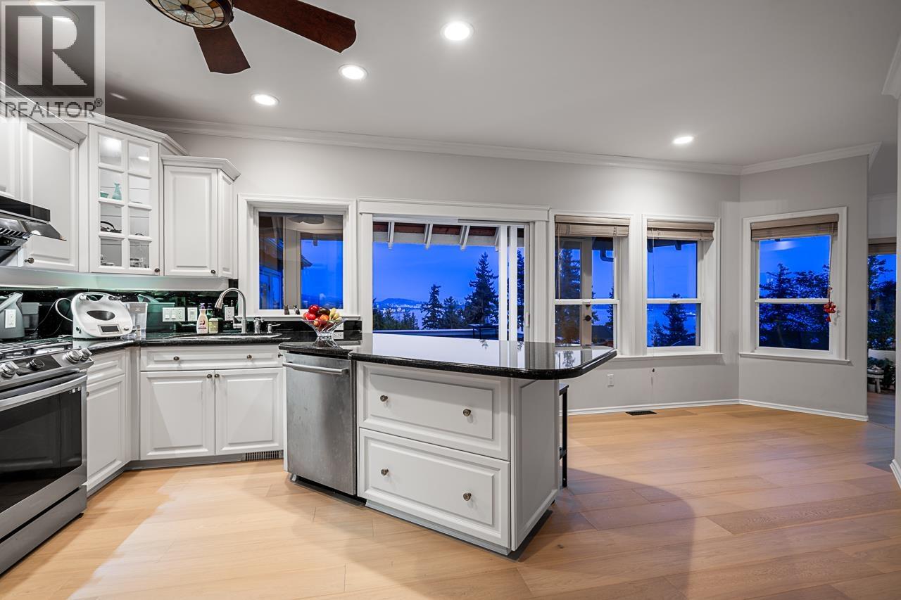 5431 West Vista Court, West Vancouver, British Columbia  V7W 3G8 - Photo 5 - R3111139