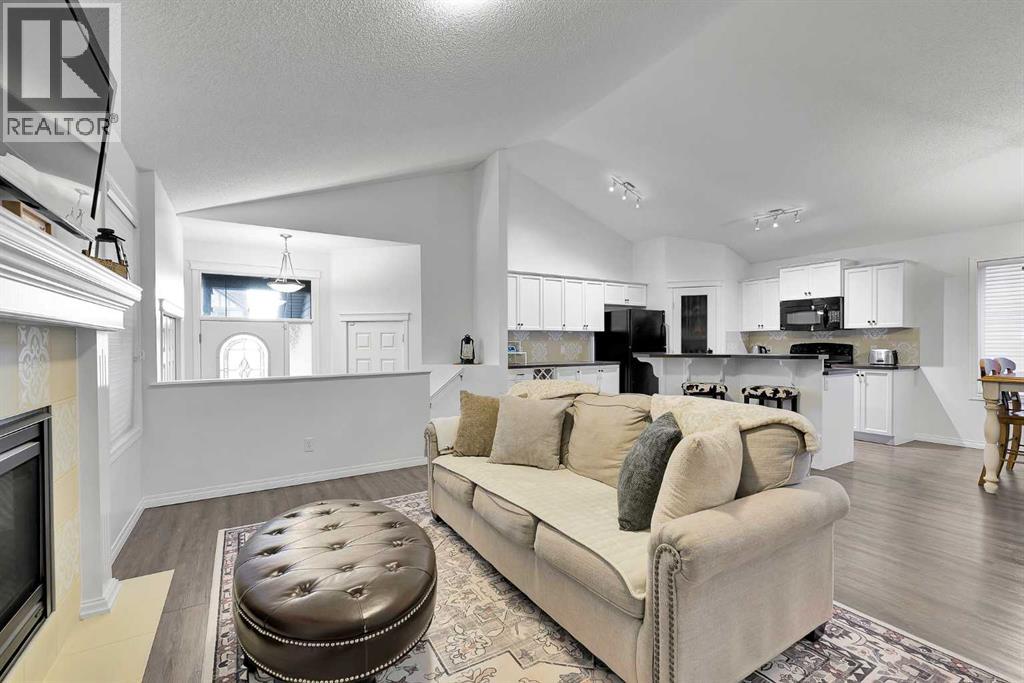 65 Sunset Heights, Cochrane, Alberta T4C 0C7 - Photo 12 - A2283840