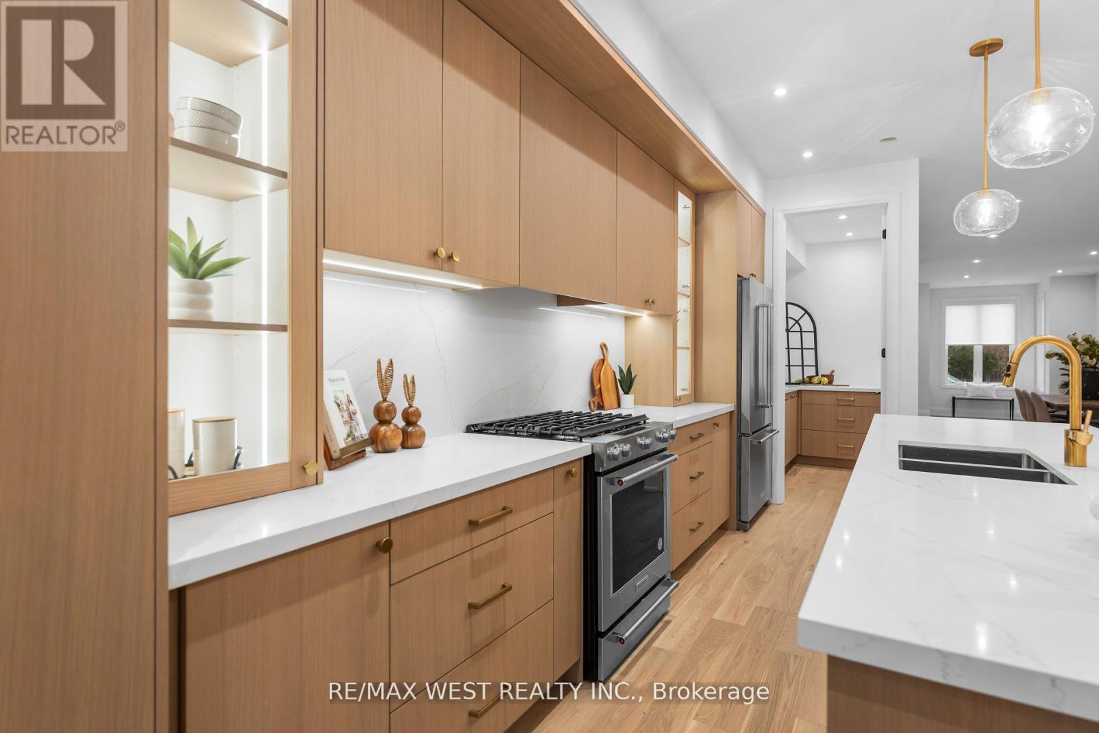 64 Gwynne Avenue, Toronto, Ontario  M6K 2C4 - Photo 12 - W13004038