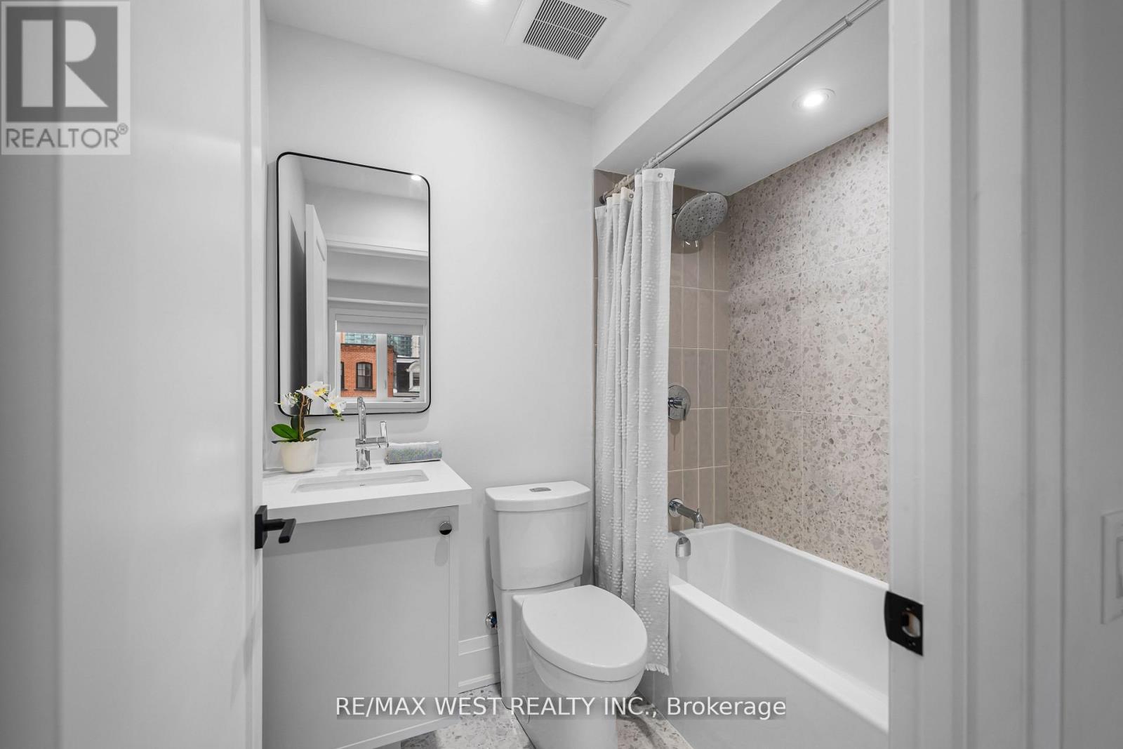 64 Gwynne Avenue, Toronto, Ontario  M6K 2C4 - Photo 28 - W13004038