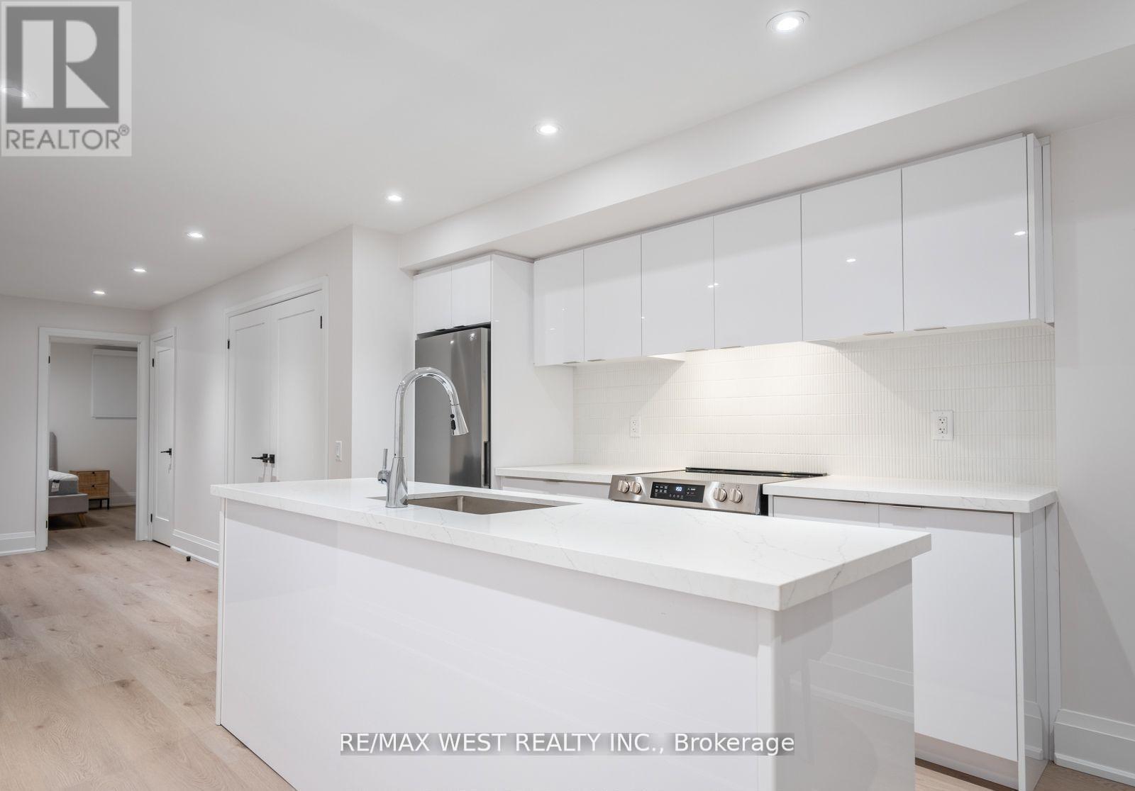 64 Gwynne Avenue, Toronto, Ontario  M6K 2C4 - Photo 40 - W13004038