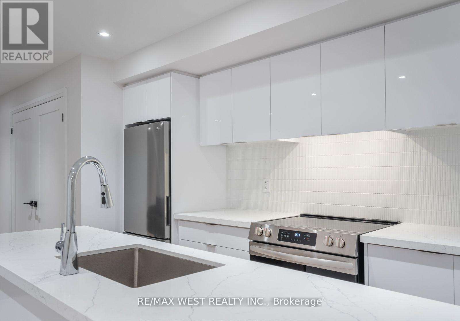 64 Gwynne Avenue, Toronto, Ontario  M6K 2C4 - Photo 41 - W13004038