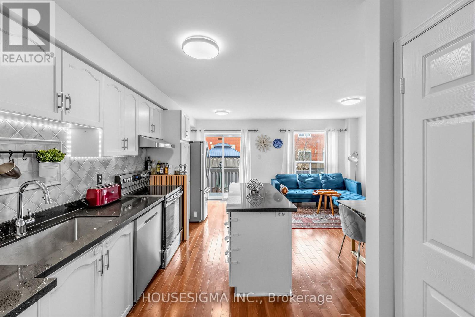 3987 Discovery Court, Mississauga, Ontario  L5N 7H8 - Photo 10 - W13004056