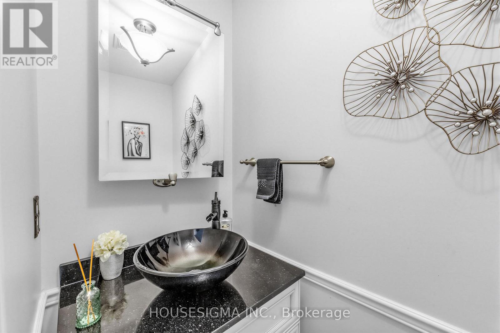 3987 Discovery Court, Mississauga, Ontario  L5N 7H8 - Photo 4 - W13004056