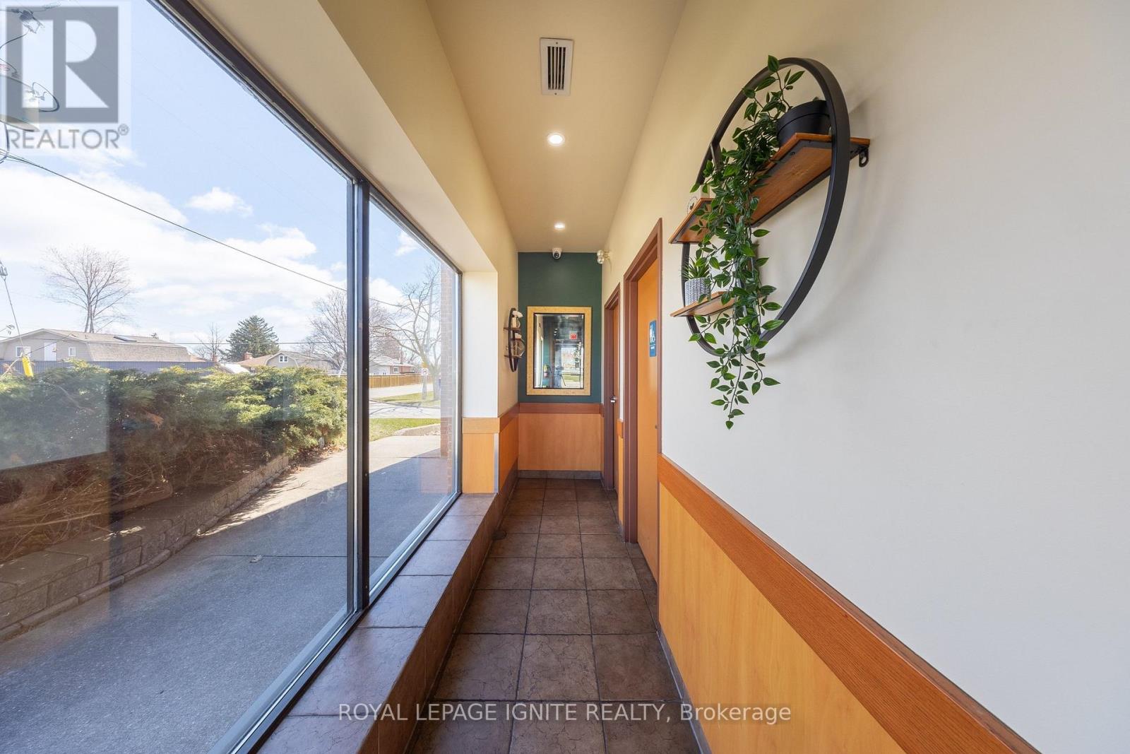 1 - 1706 Dundas Street E, Mississauga, Ontario  L4X 1L7 - Photo 13 - W13004064