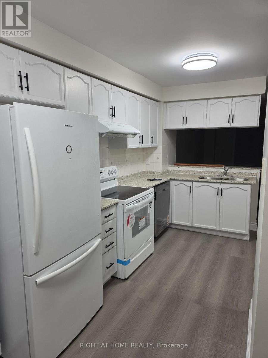 19b - 5865 Dalebrook Crescent, Mississauga, Ontario  L5M 5X1 - Photo 3 - W13004070