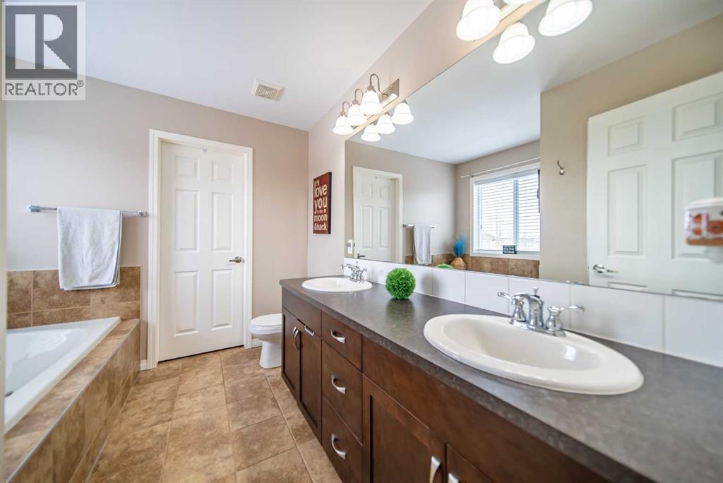 322 Windridge View Sw, Airdrie, Alberta  T4B 3R9 - Photo 21 - A2294830