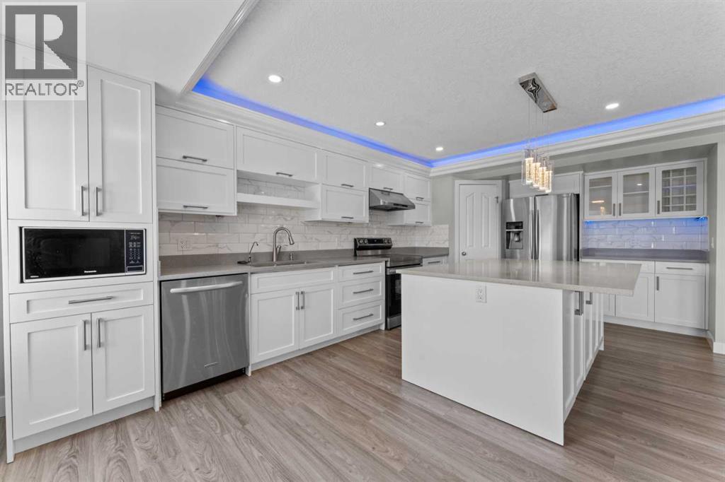 28 Panamount Lane NW, Calgary, Alberta  T3K 5Y3 - Photo 3 - A2301242