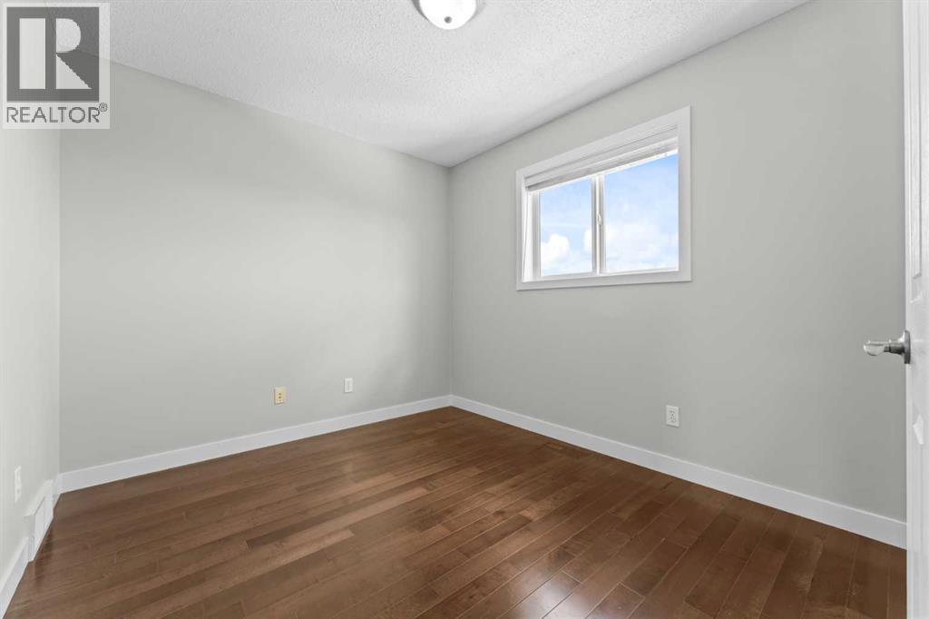 28 Panamount Lane NW, Calgary, Alberta  T3K 5Y3 - Photo 5 - A2301242