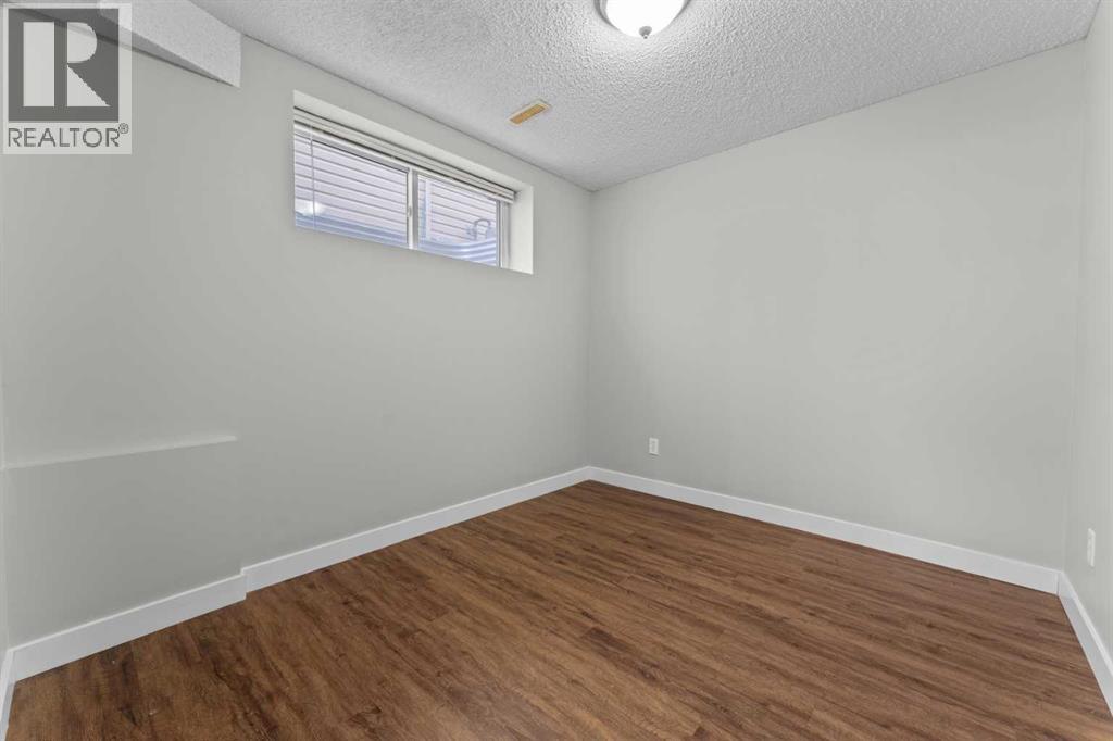 28 Panamount Lane NW, Calgary, Alberta  T3K 5Y3 - Photo 14 - A2301242