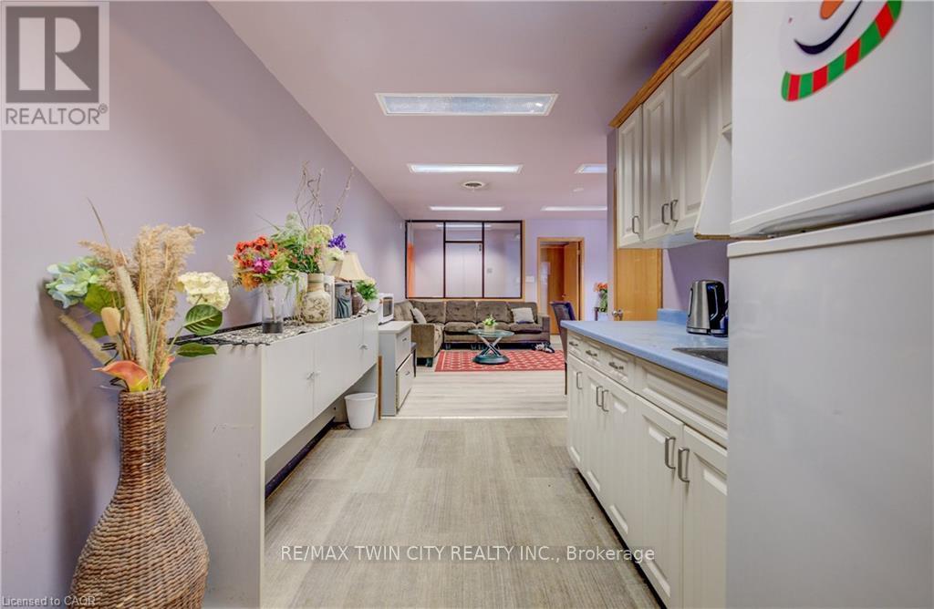 150 Victoria Street N, Kitchener, Ontario  N2H 5C6 - Photo 13 - X13004090