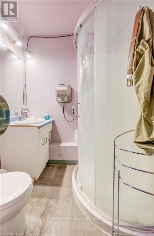 150 Victoria Street N, Kitchener, Ontario  N2H 5C6 - Photo 15 - X13004090