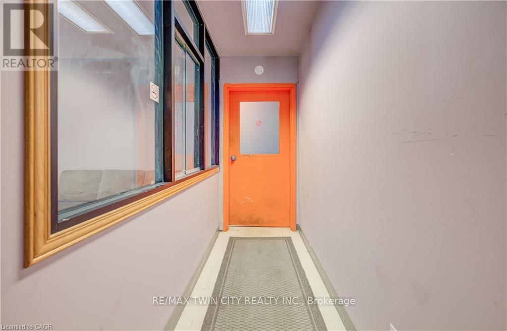 150 Victoria Street N, Kitchener, Ontario  N2H 5C6 - Photo 7 - X13004090