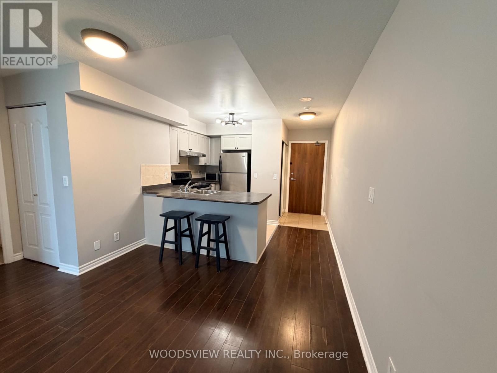 1605 - 33 Elm Drive, Mississauga, Ontario  L5B 4M2 - Photo 10 - W12992420