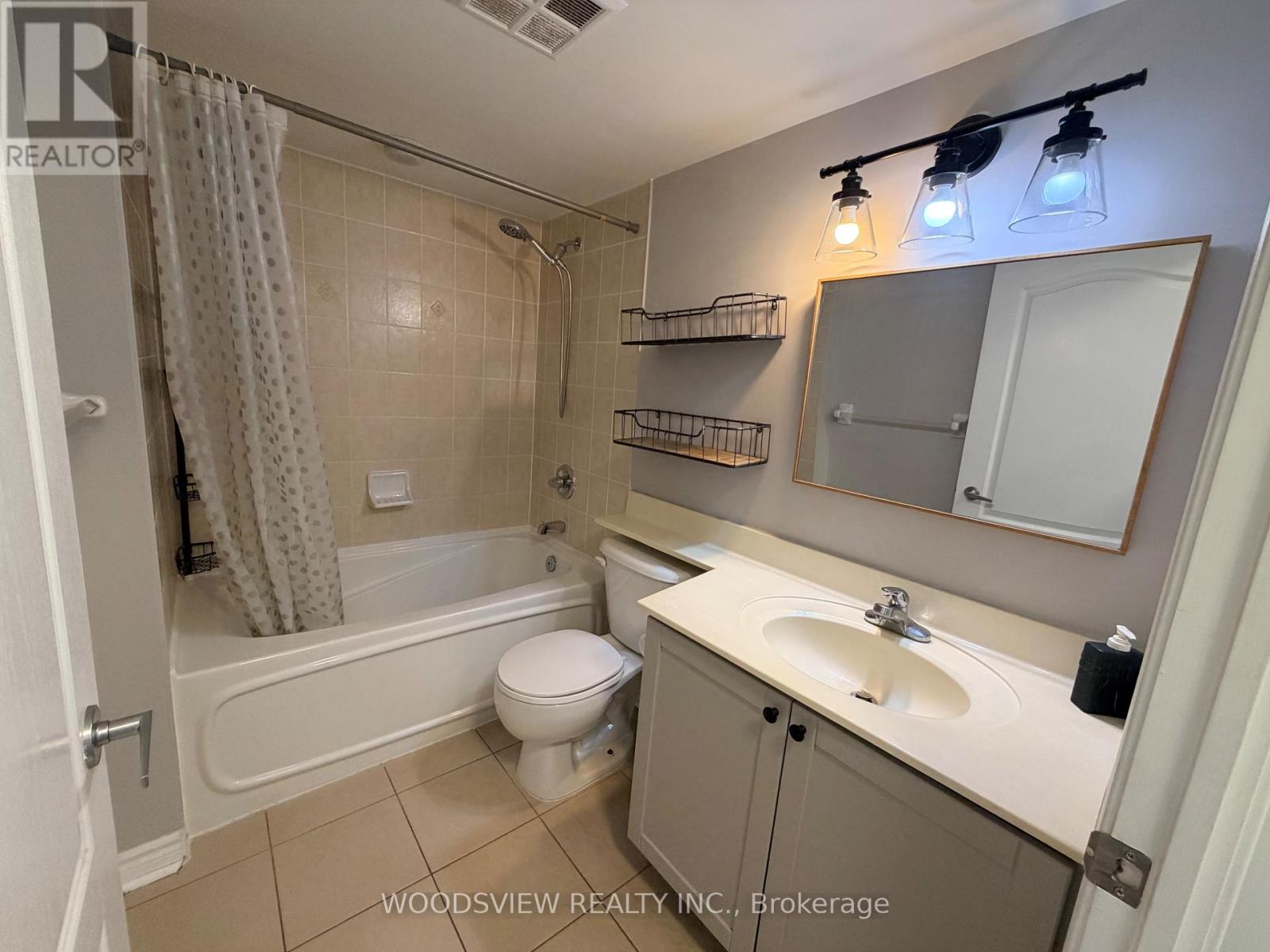 1605 - 33 Elm Drive, Mississauga, Ontario  L5B 4M2 - Photo 20 - W12992420