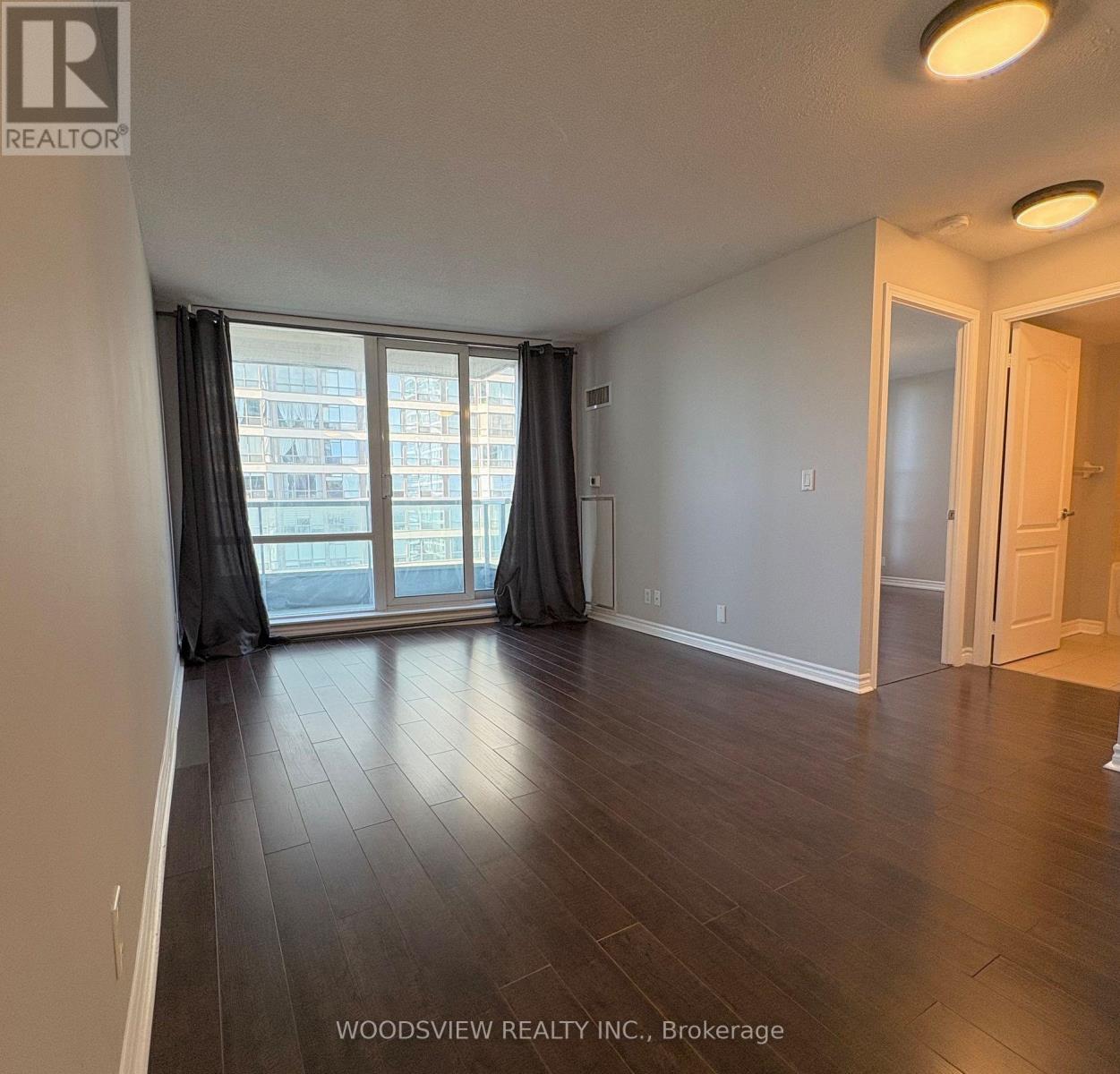 1605 - 33 Elm Drive, Mississauga, Ontario  L5B 4M2 - Photo 12 - W12992420