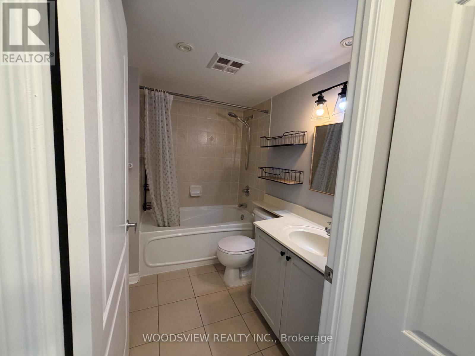 1605 - 33 Elm Drive, Mississauga, Ontario  L5B 4M2 - Photo 21 - W12992420