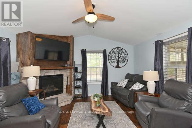 18 - 9826 Northville Crescent, Lambton Shores, Ontario  N0M 2N0 - Photo 9 - X13003144