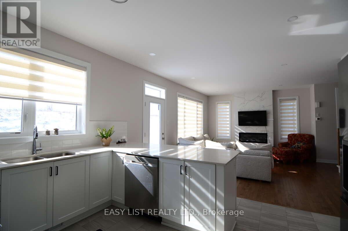 776 Eminence Street, Ottawa, Ontario  K2J 6X6 - Photo 3 - X12767846
