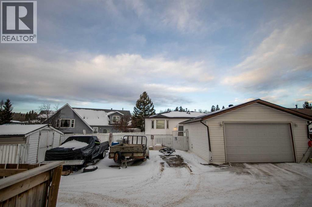128 10 Avenue NE, Sundre, Alberta  T0M 1X0 - Photo 9 - A2277995