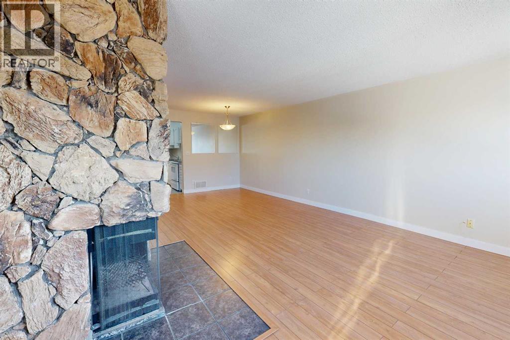 206, 4714a 49 Street, Stettler, Alberta T0C 2L2 - Photo 3 - A2275987