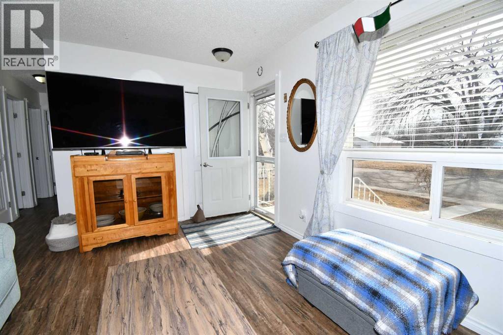 326 3 Avenue, Bassano, Alberta  T0J 0B0 - Photo 5 - A2294240