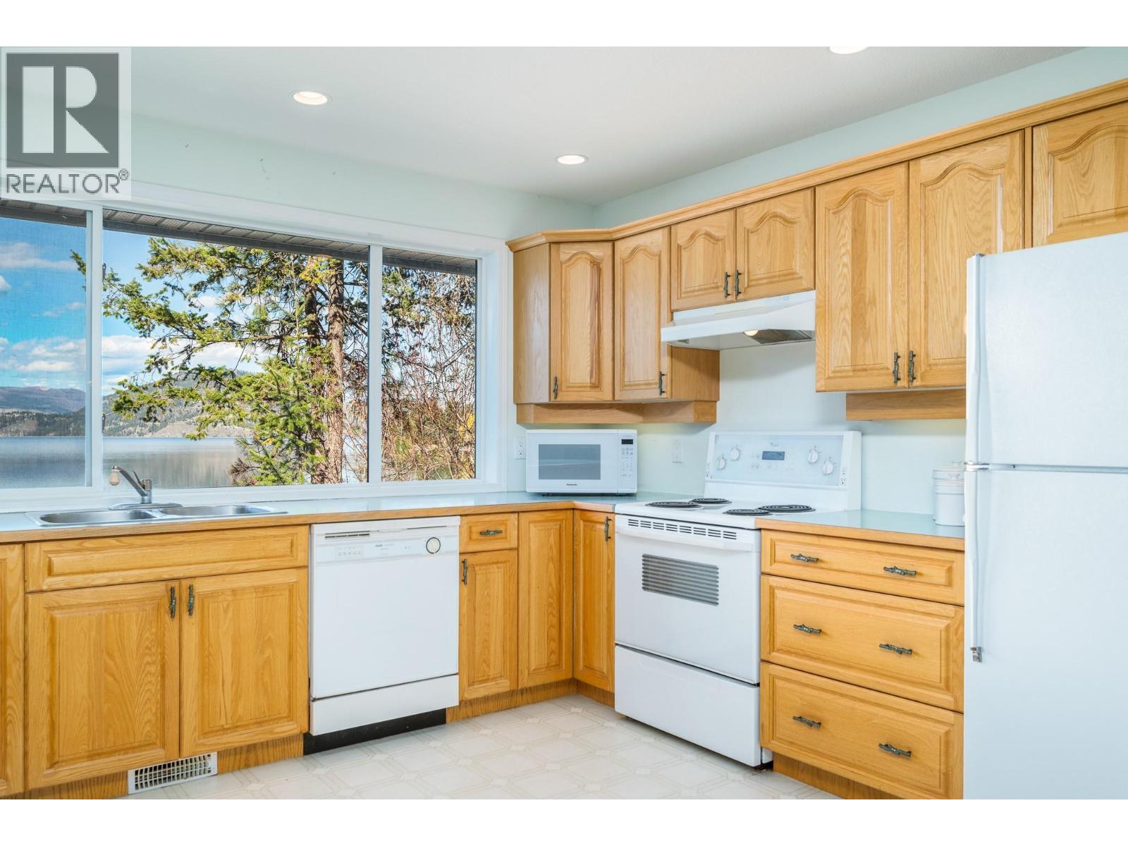 9707 Delcliffe Road, Vernon, British Columbia  V1H 1K9 - Photo 13 - 10382802