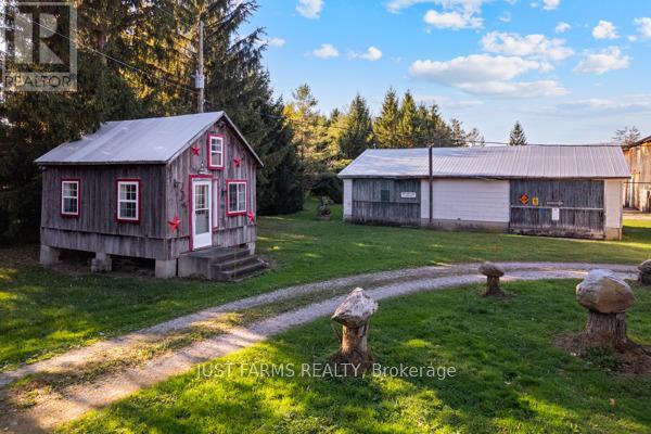 6646 Lakeshore Road, Lambton Shores, Ontario  N0N 1J7 - Photo 14 - X13004154