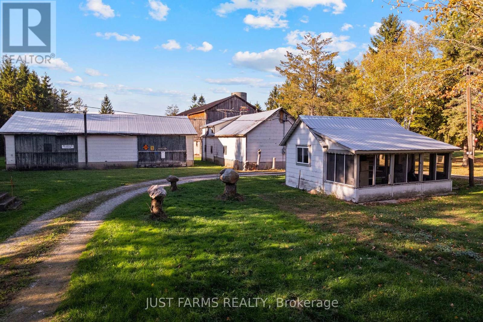 6646 Lakeshore Road, Lambton Shores, Ontario  N0N 1J7 - Photo 15 - X13004166