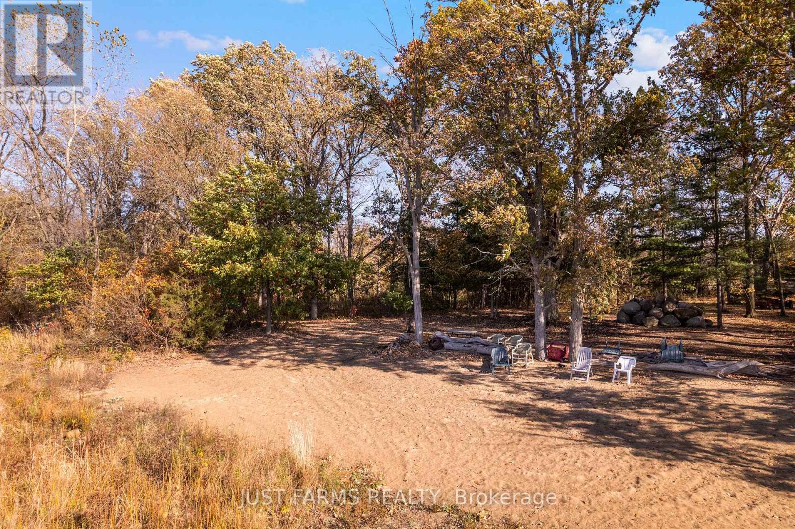 6646 Lakeshore Road, Lambton Shores, Ontario  N0N 1J7 - Photo 6 - X13004166