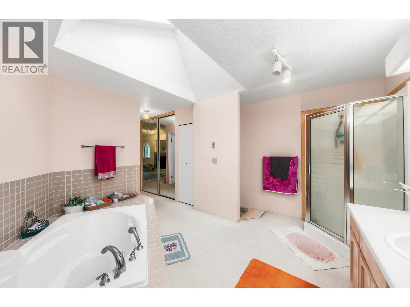 2974 Delahaye Drive, Coquitlam, British Columbia  V3B 6Z3 - Photo 10 - R3109534