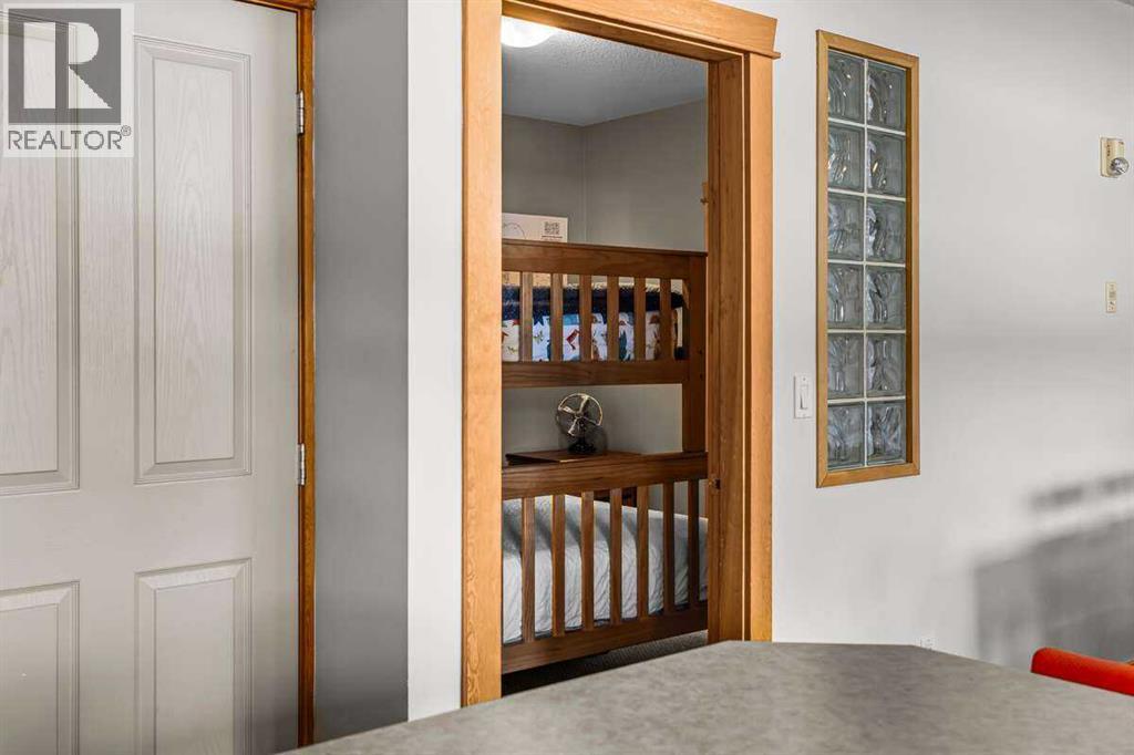 300, 1140 Railway Avenue, Canmore, Alberta  T1W 1P4 - Photo 12 - A2299405