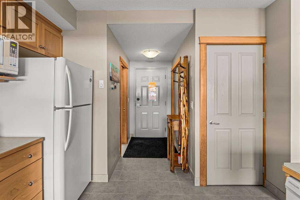 300, 1140 Railway Avenue, Canmore, Alberta  T1W 1P4 - Photo 11 - A2299405