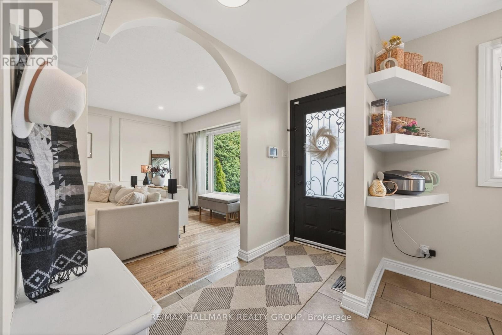 1081 Foley Avenue, Ottawa, Ontario  K1G 2R4 - Photo 2 - X13004140