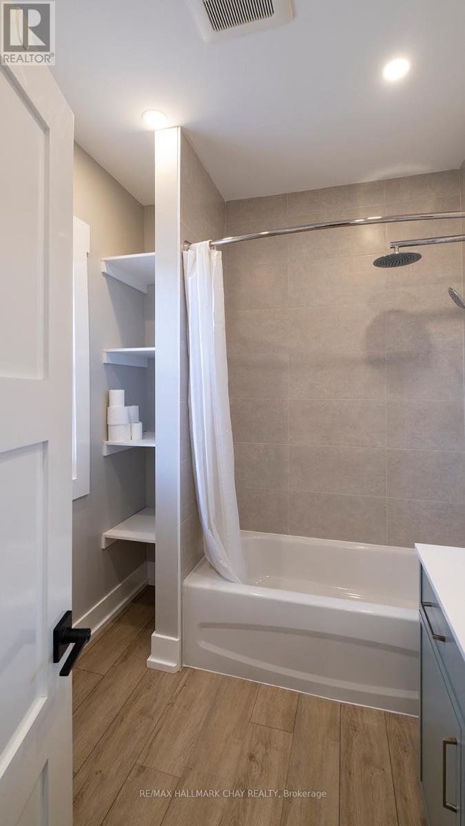 Apt#2 - 14 Queen Street, Innisfil, Ontario  L0L 1L0 - Photo 11 - N12870548