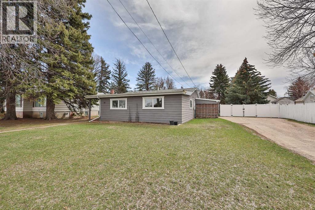 28 E 100 S, Raymond, Alberta  T0K 2S0 - Photo 3 - A2301979