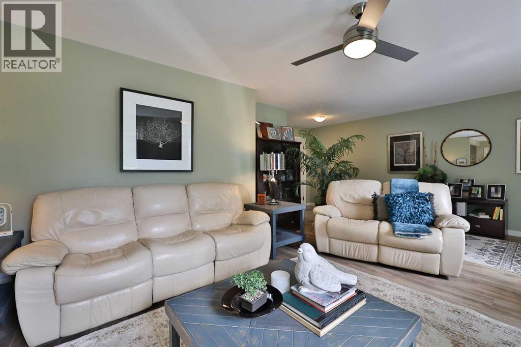 28 E 100 S, Raymond, Alberta  T0K 2S0 - Photo 9 - A2301979