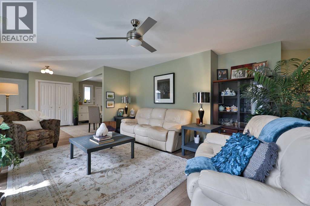 28 E 100 S, Raymond, Alberta  T0K 2S0 - Photo 7 - A2301979