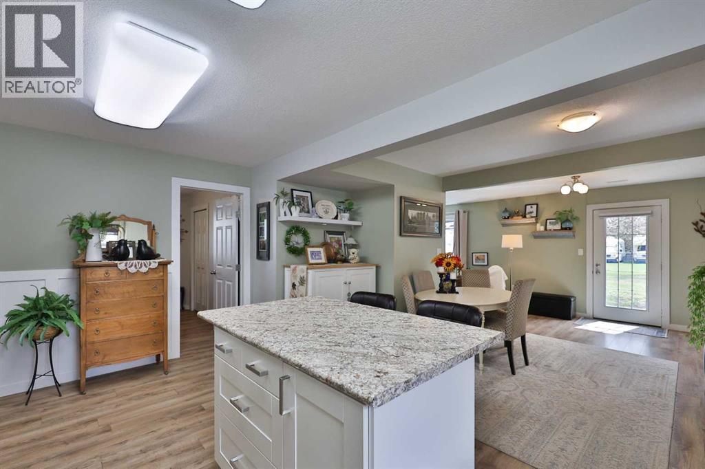 28 E 100 S, Raymond, Alberta  T0K 2S0 - Photo 18 - A2301979