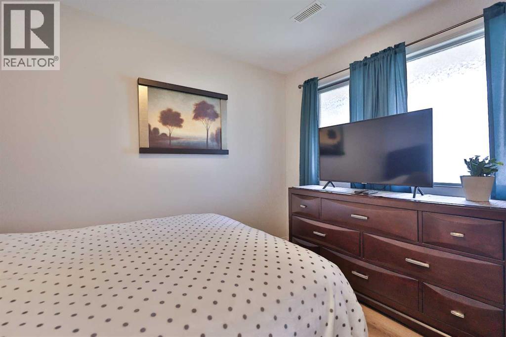 28 E 100 S, Raymond, Alberta  T0K 2S0 - Photo 33 - A2301979