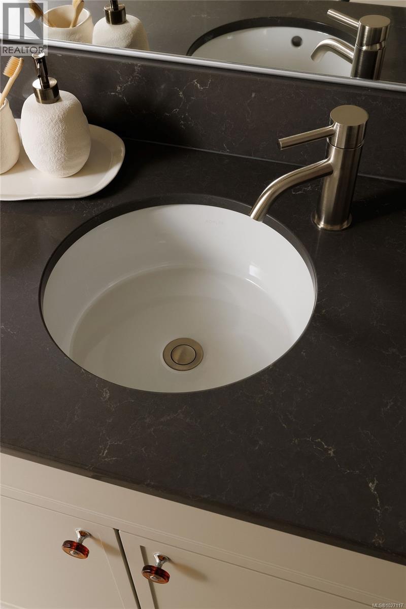 8 1520 Louise Pl, Saanich, British Columbia  V8P 2T8 - Photo 24 - 1027117