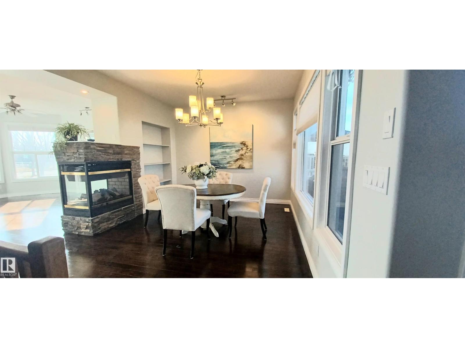 2036 Towne Centre Bv NW NW, Edmonton, Alberta  T6R 3M7 - Photo 4 - E4477140